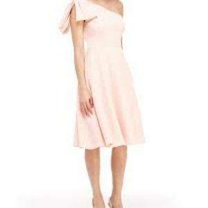 NWT gal meets glam Yvonne dress